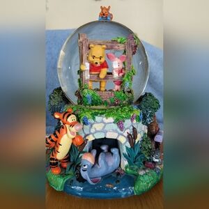 Winnie the Pooh Musical Snow Globe